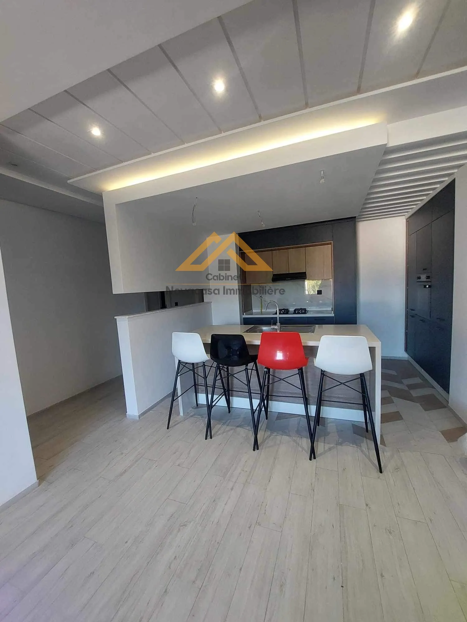 Ă vendre : Magnifique appartement S+3 avec vue mer, piscine & place de parking