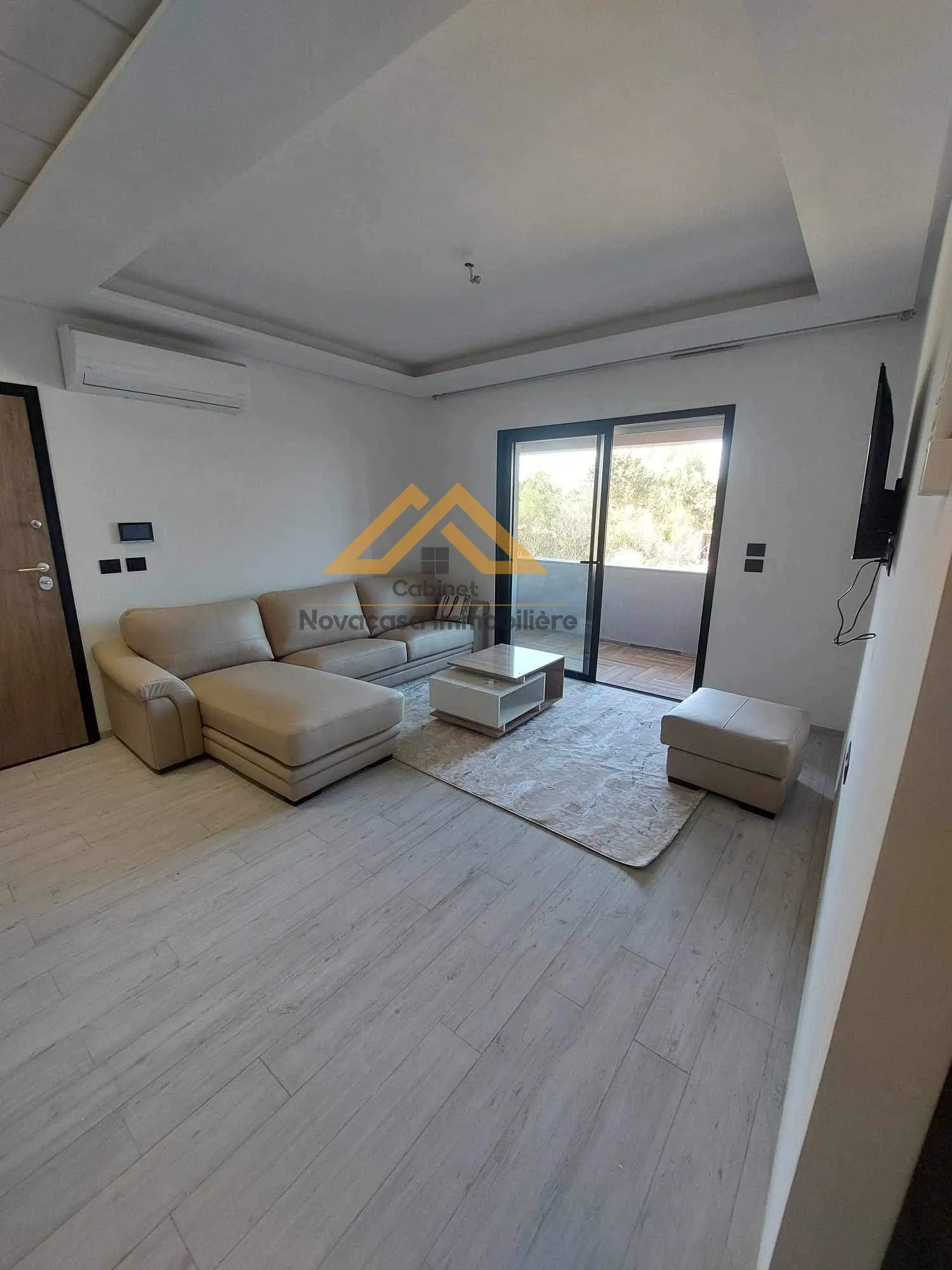 Ă vendre : Magnifique appartement S+3 avec vue mer, piscine & place de parking