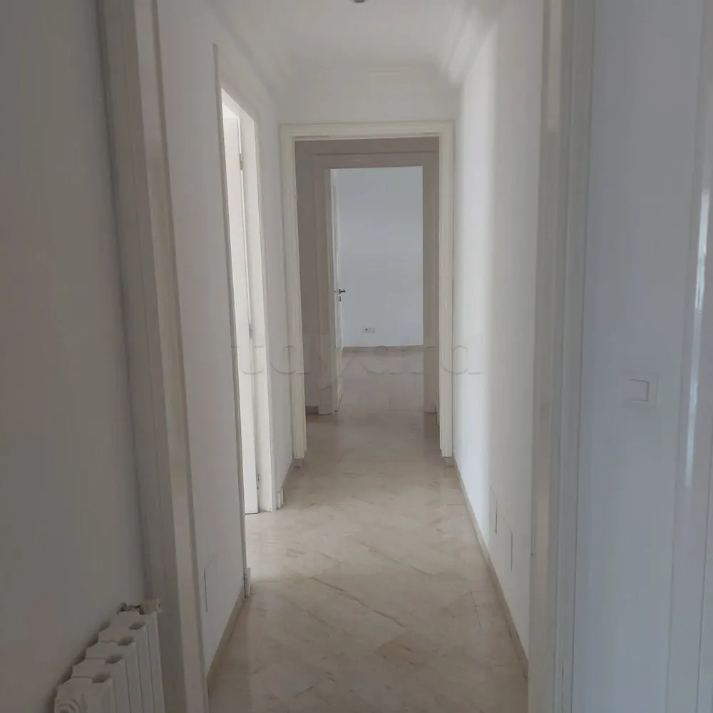 'un appartement S+3 haut standing situé à Jardin d'el Menzah 2