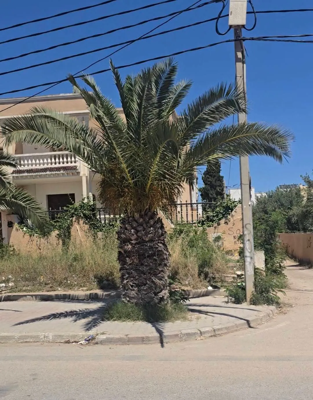 EXCLUSIVITÉ : Terrain ( villa veille ) Stratégique R+5 à El Kantaoui