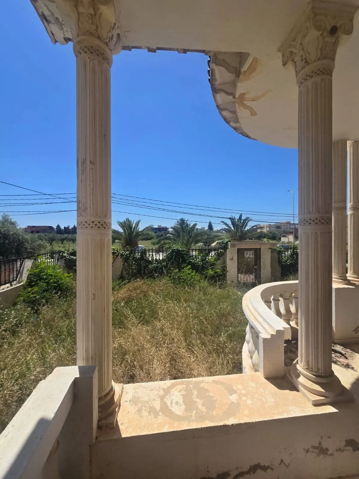 EXCLUSIVITÉ : Terrain ( villa veille ) Stratégique R+5 à El Kantaoui