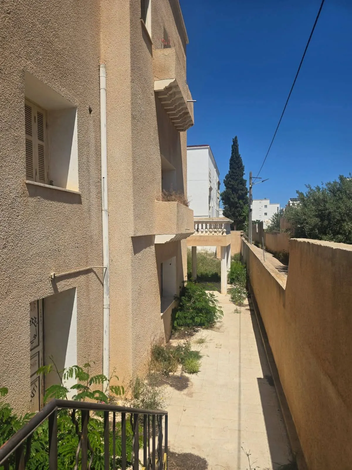 EXCLUSIVITÉ : Terrain ( villa veille ) Stratégique R+5 à El Kantaoui