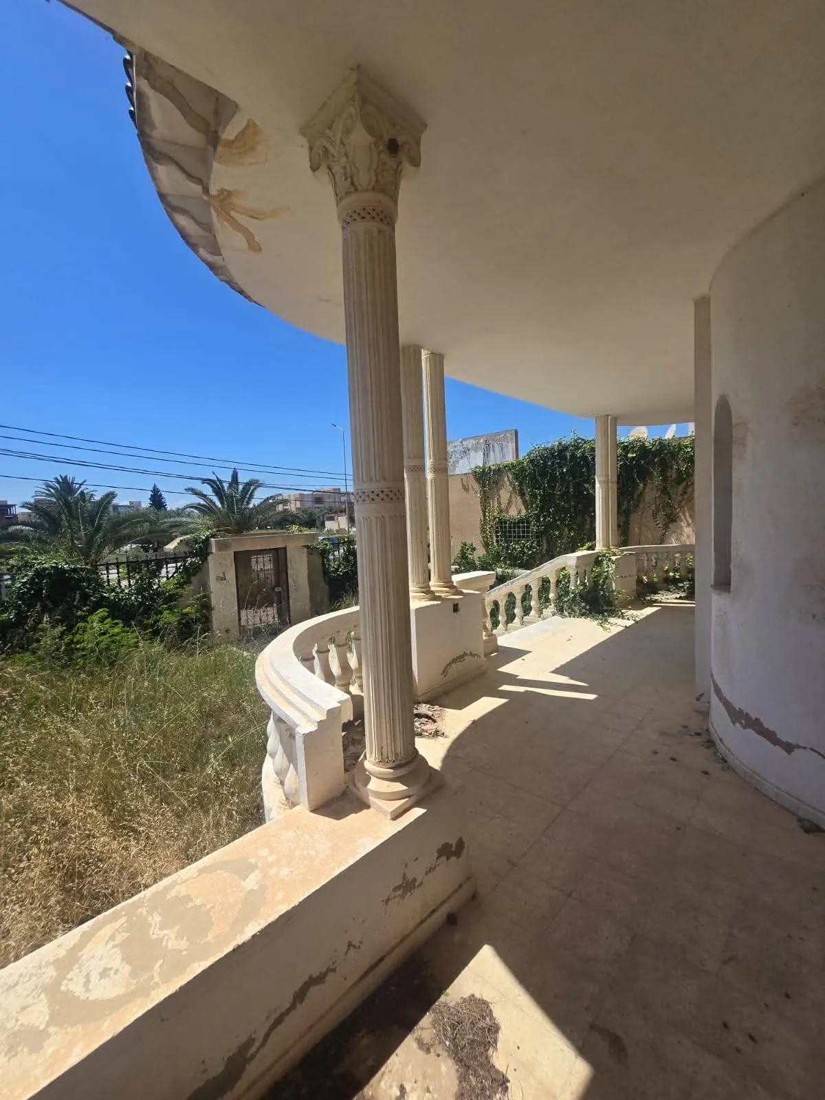 EXCLUSIVITÉ : Terrain ( villa veille ) Stratégique R+5 à El Kantaoui