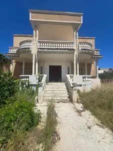 EXCLUSIVITÉ : Terrain ( villa veille ) Stratégique R+5 à El Kantaoui