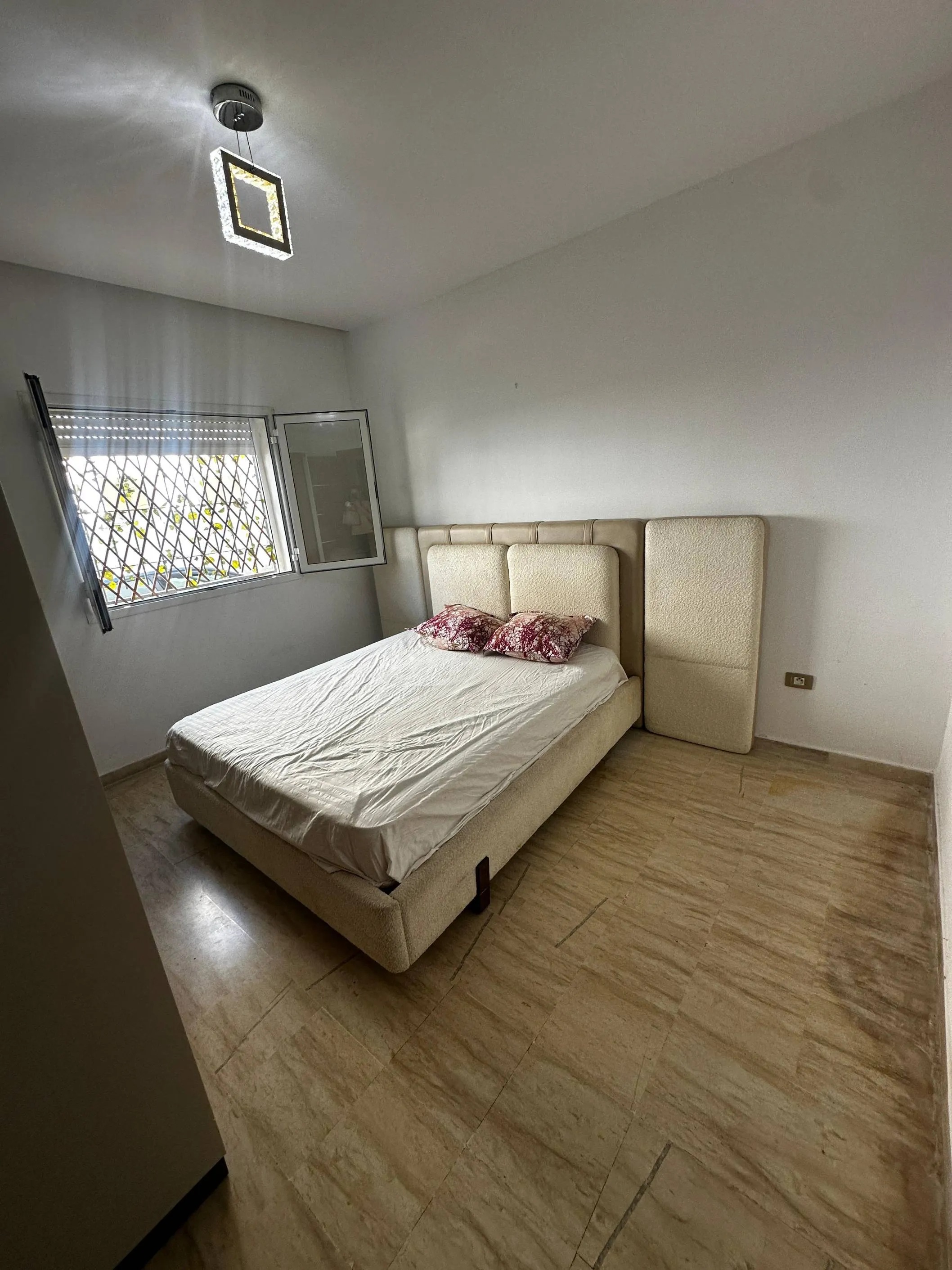 A vendre un appartement S2 avec place parking a la nouvelle medina 3 