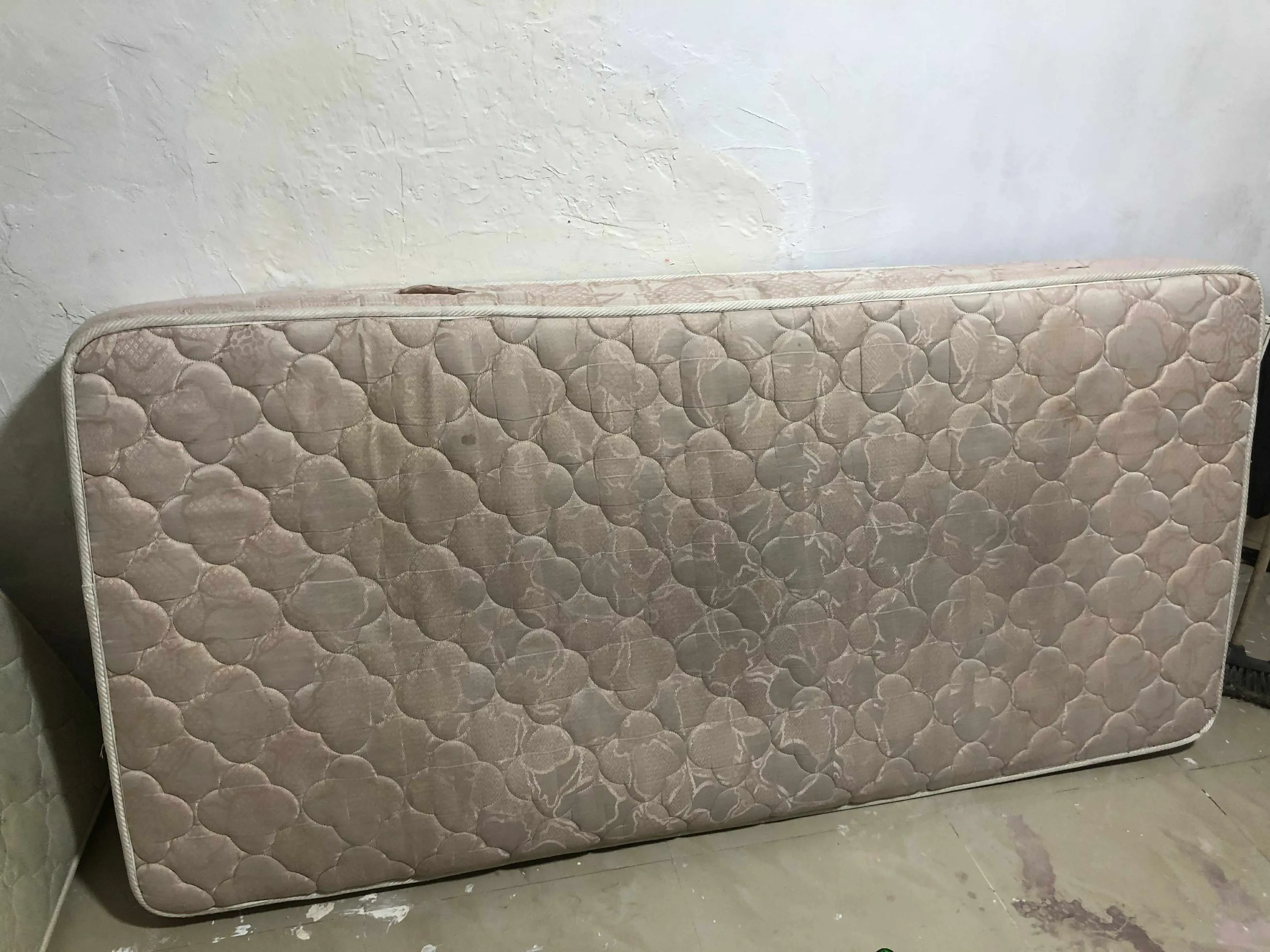 MATELAS 190/90