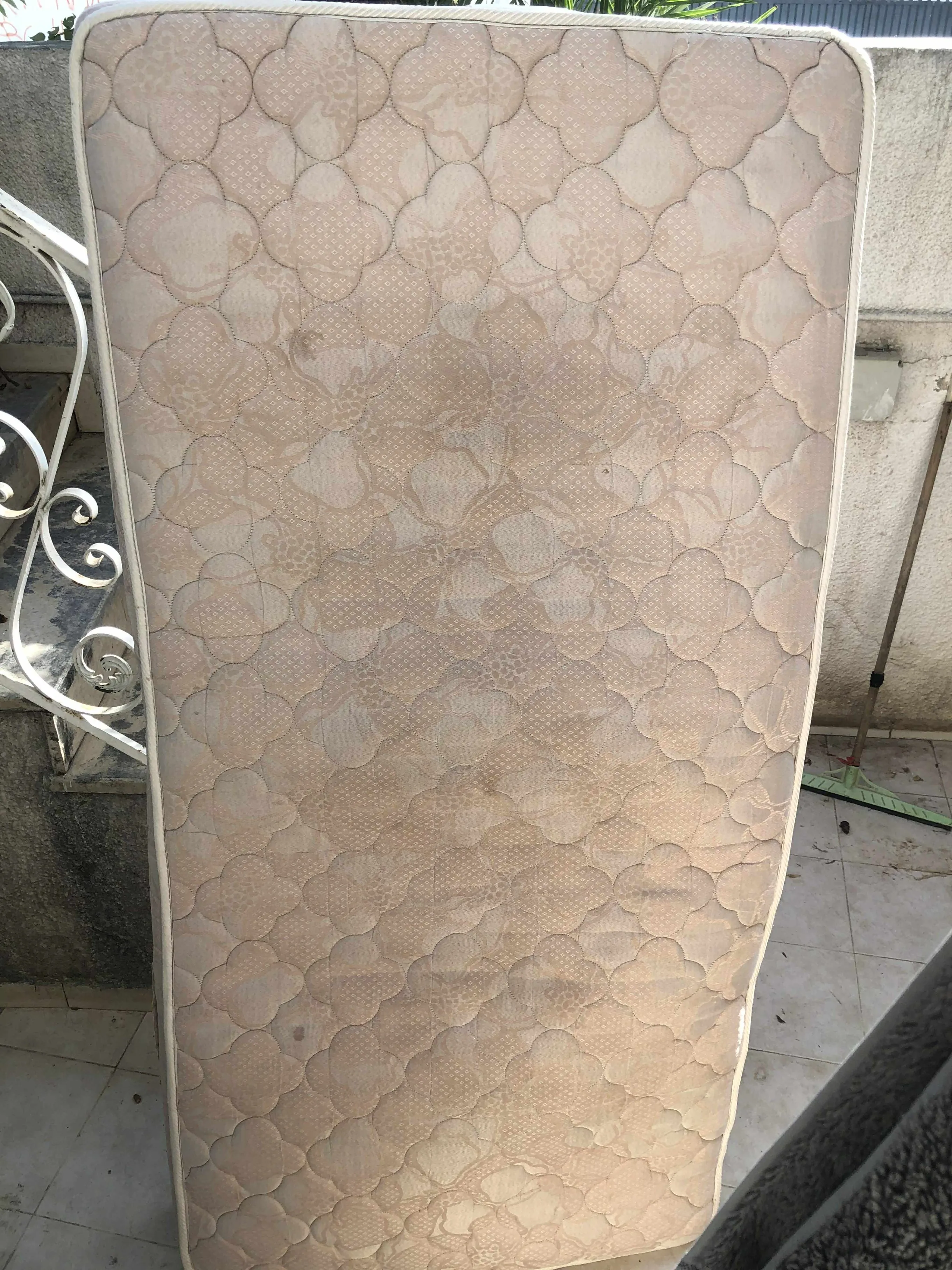 MATELAS 190/90