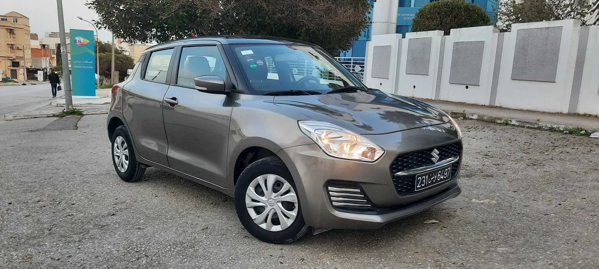 Suzuki swift etat neuve 4cylindres essence 1.2L 5cv Tl:28431642