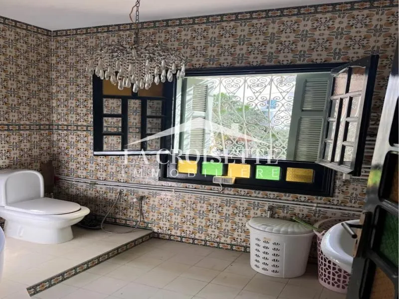 Etage de villa S+2 indépendant à La Marsa plage ZEL0574