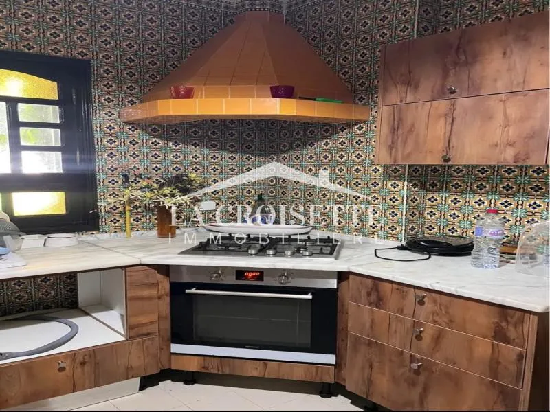 Etage de villa S+2 indépendant à La Marsa plage ZEL0574