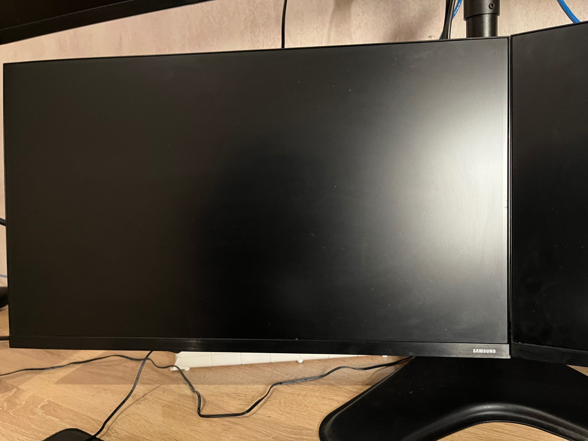 Lot de 4 Moniteurs Samsung 27" Full HD – Série 3 T35F