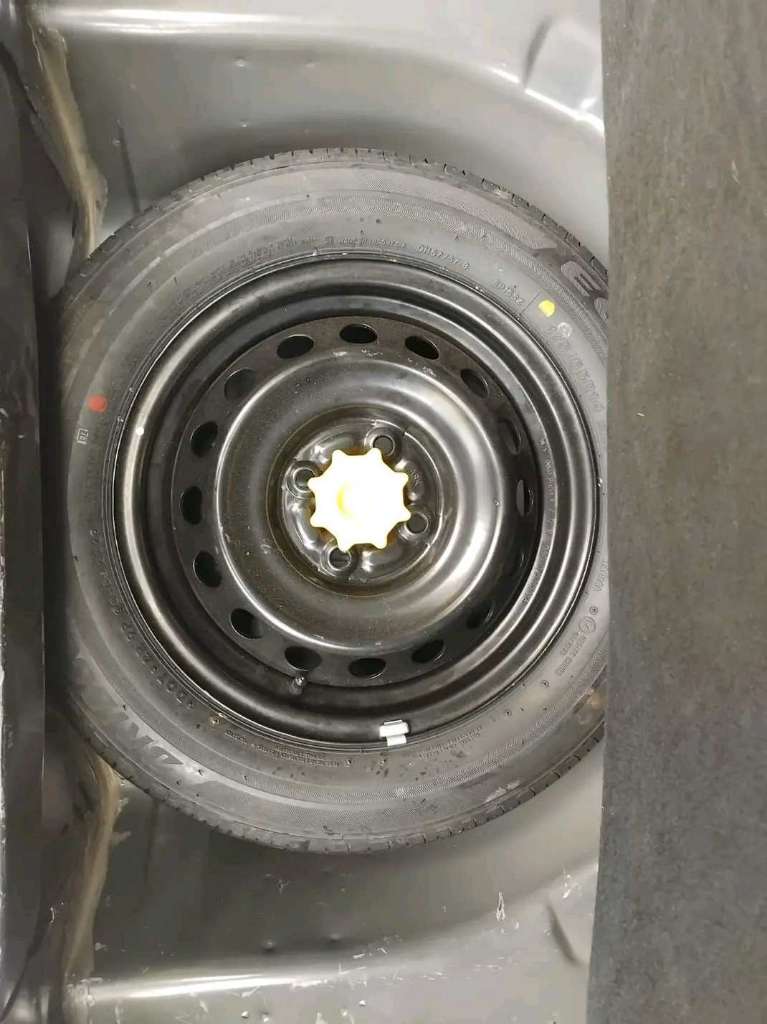 TOYOTA AYGO PREMIÈRE MAIN TRÈS PROPRE