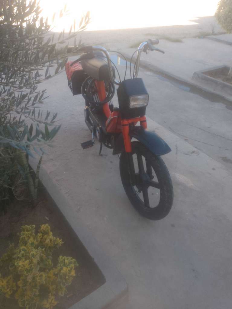 A vendre ciao bravo .    Tel22383692 .prix 1350