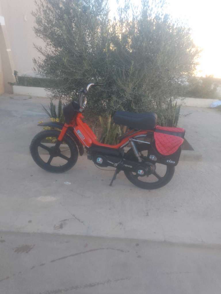 A vendre ciao bravo .    Tel22383692 .prix 1350