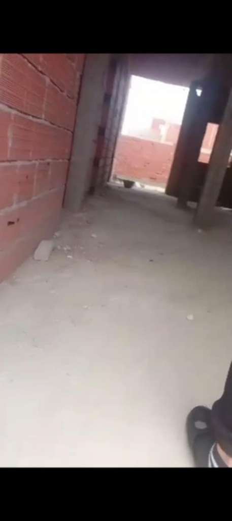 à vendre ou échange Maison avec voiture