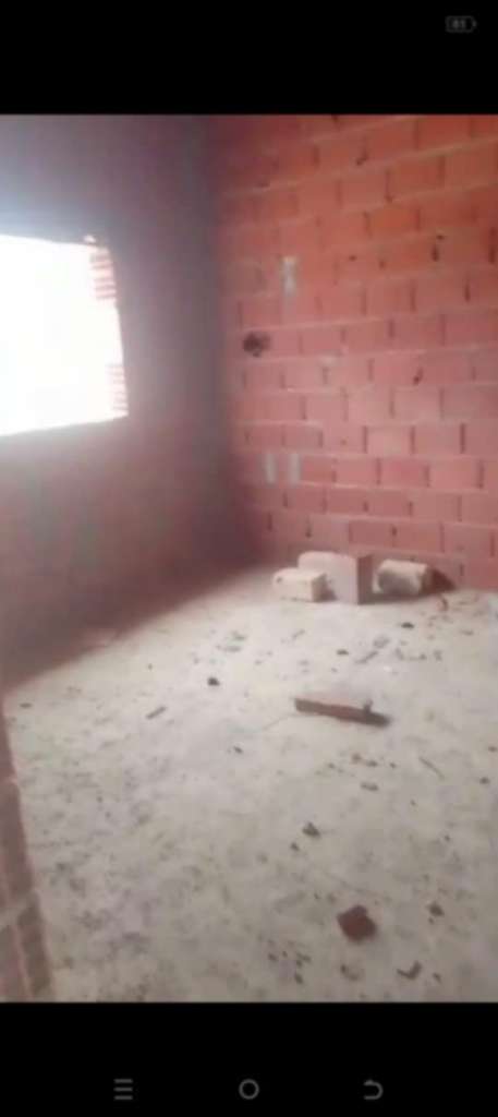 à vendre ou échange Maison avec voiture