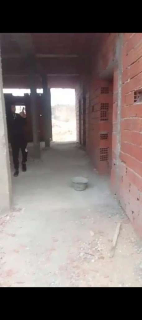 à vendre ou échange Maison avec voiture