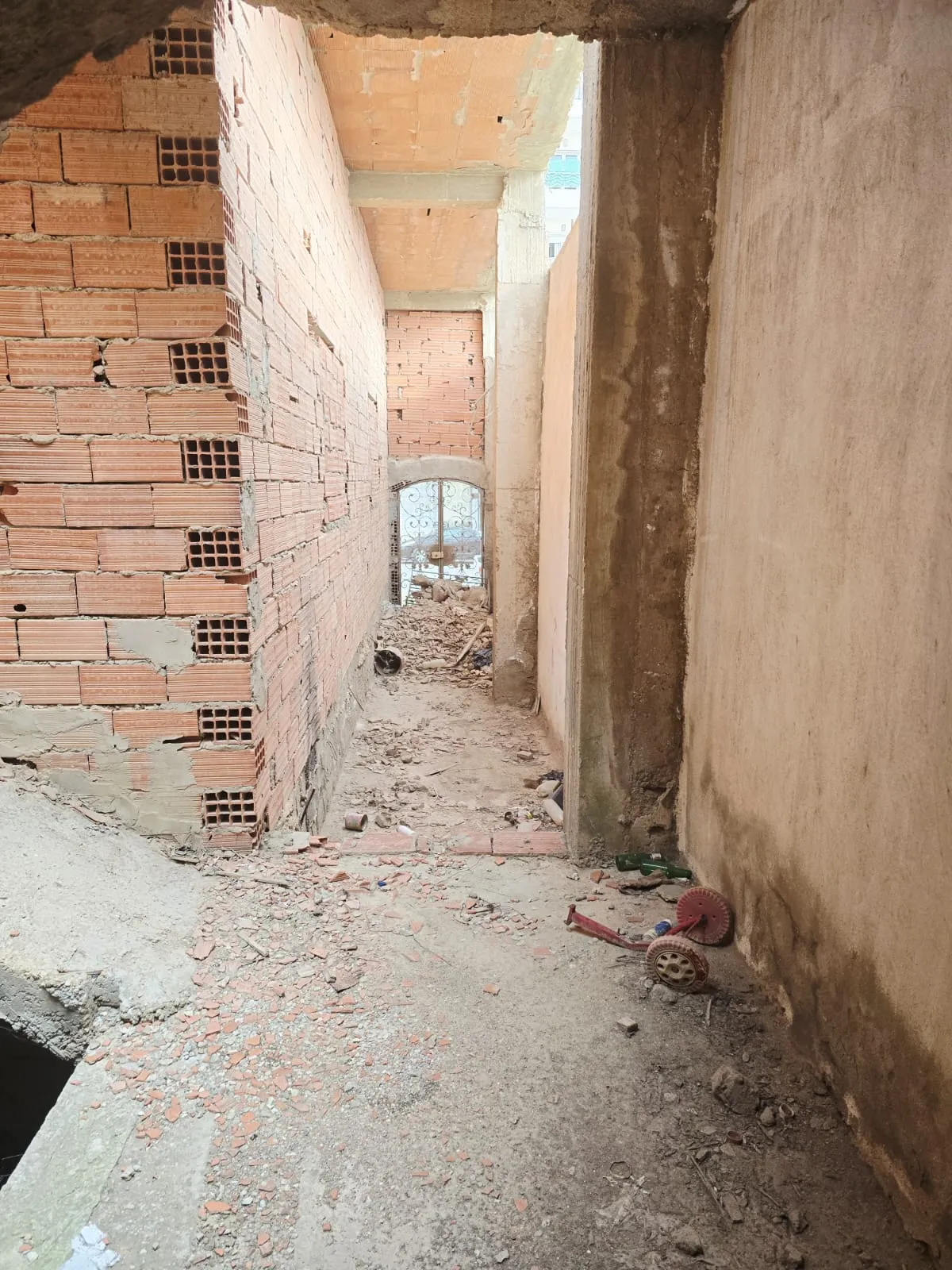 đ Maison R+5 InachevĂ©e En Vente | Route Touristique Chott Mariem