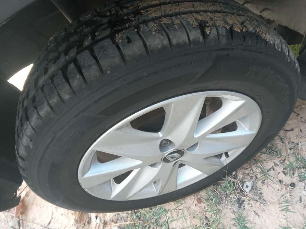 Très très jolie Renault symbole élégance 1ère main tél 58515969