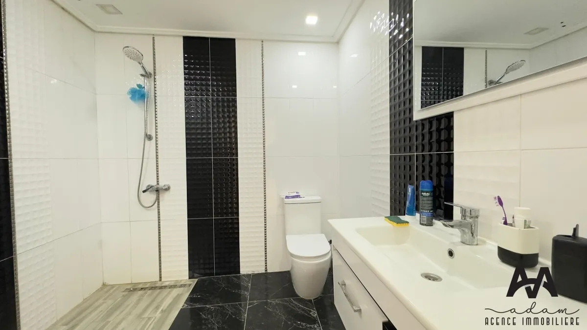 Villa S3 à Beni Khiar Plage avec piscine
