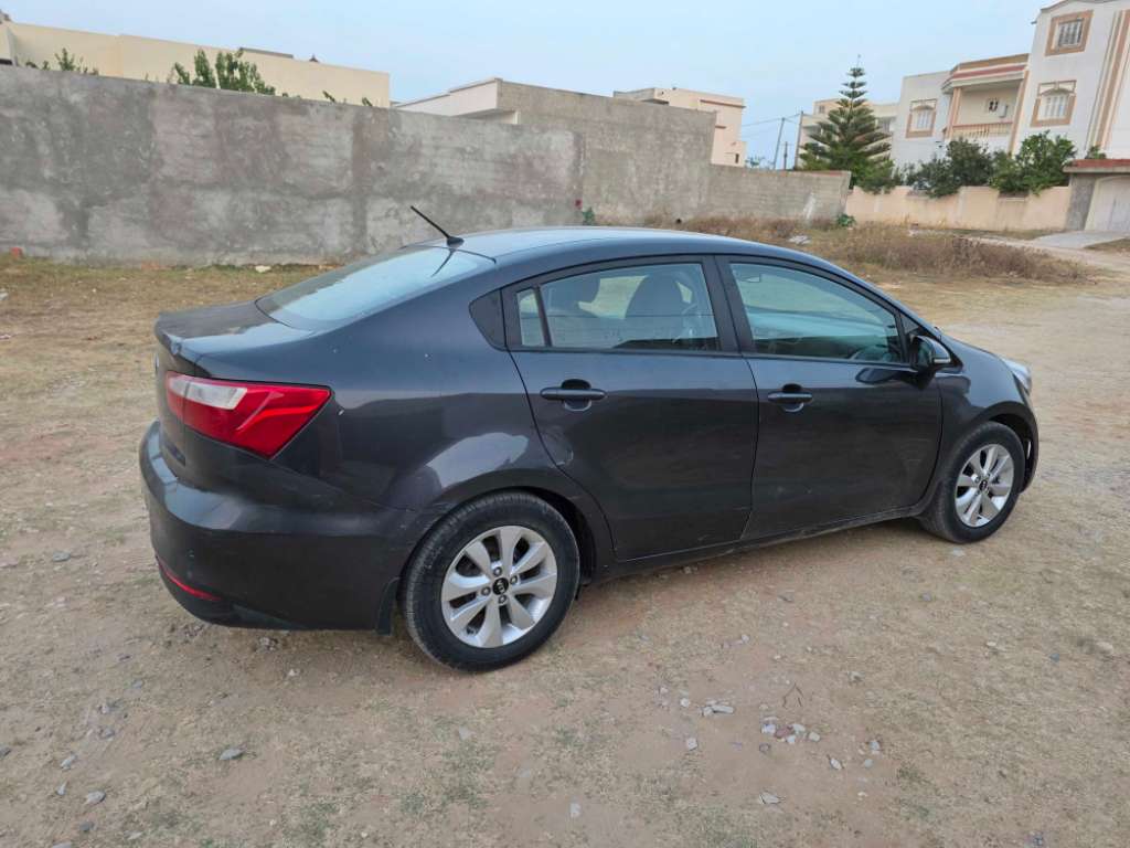 سيارة للبيع
