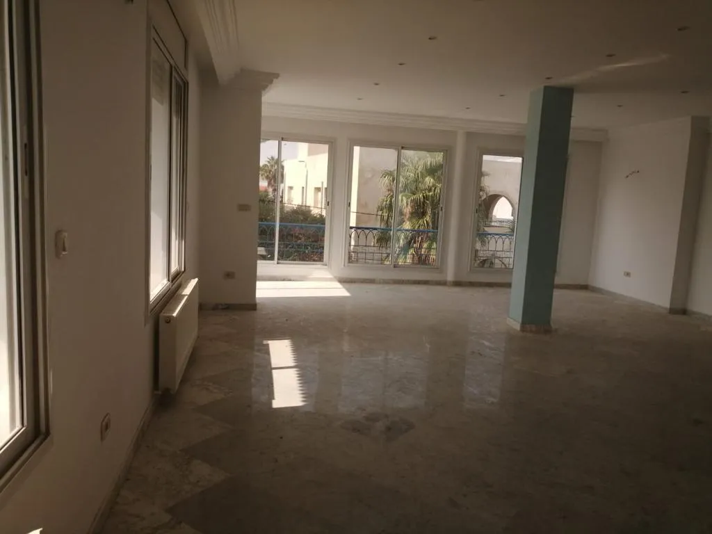 A Vendre: Immeuble avec 5 Appartements Herla