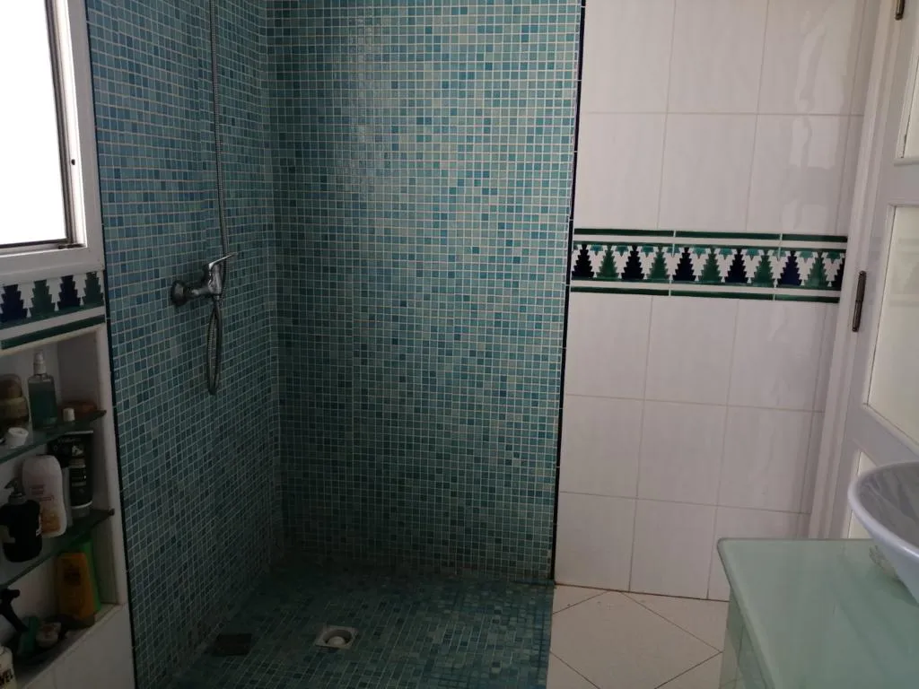 A Vendre: Immeuble avec 5 Appartements Herla