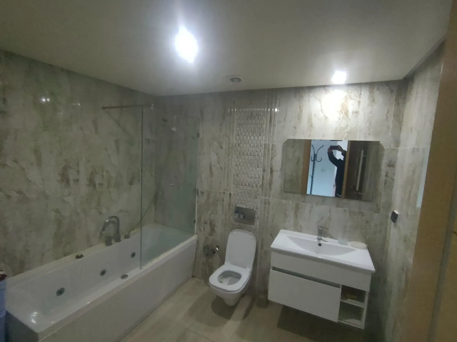 Joli Appartement S1 meublé au Lac 2