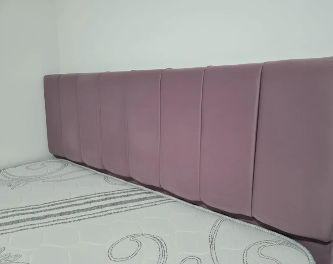 Lit capitonnée 2 places + matelas
