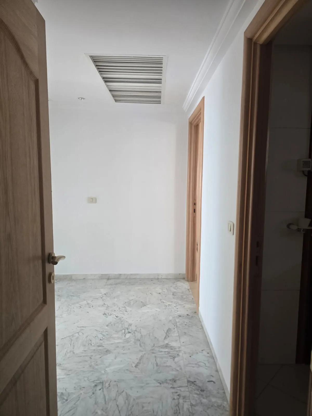 🏖 À vendre– Superbe Appartement S+3 Haut Standing avec Vue Mer latérale – Route Touristique khezama