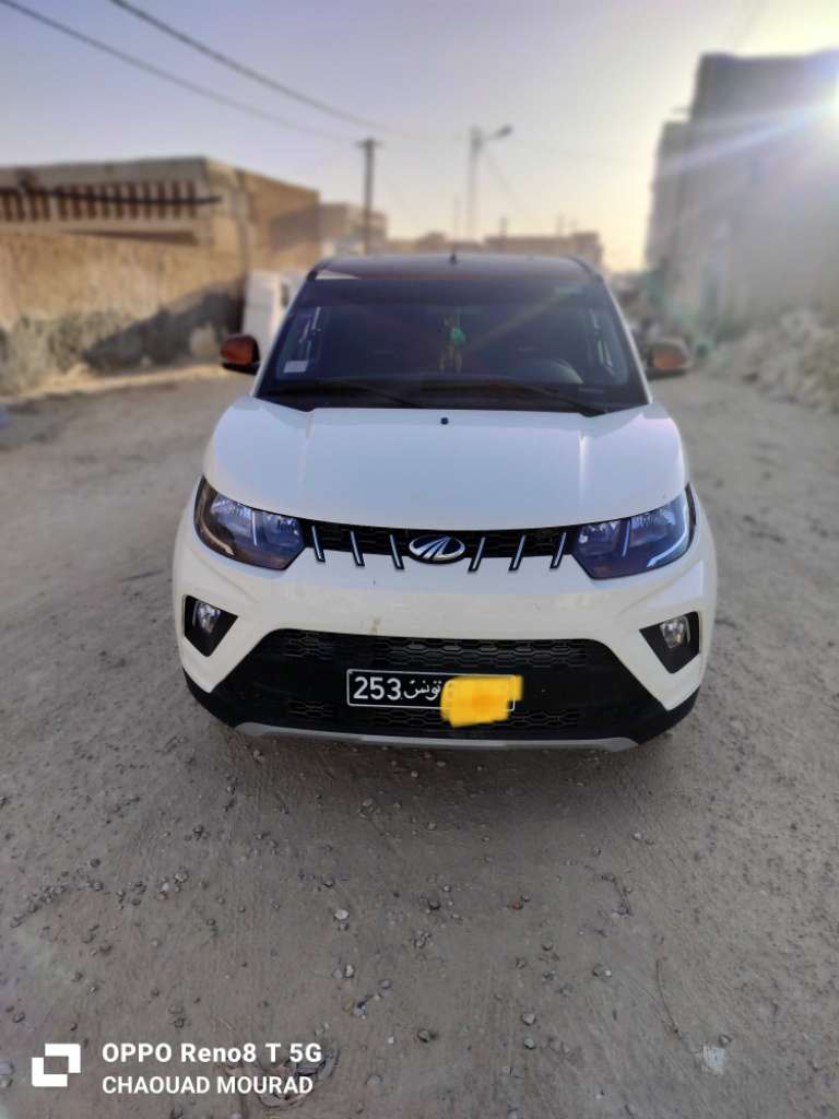 Mahindra kuv 100 k8 