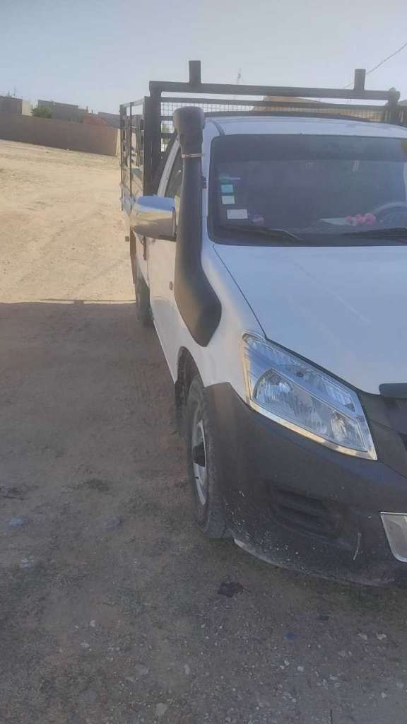 للبيع سيارة isuzu Dmx
و بفضل الله طولة سليمة جدا
الثمن 50 ألف دينار
للجادين فقط الهاتف 22265297