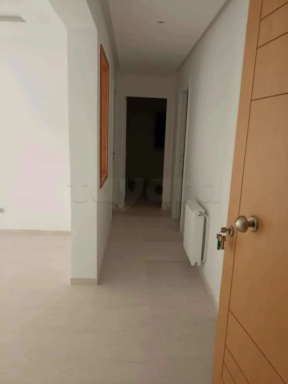 un appartement s+2 haut standing au 5éme étage(avec ascenseur) a louer a cité enkhilette