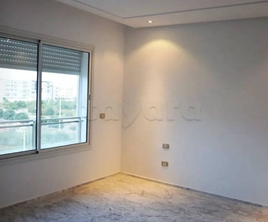 Location S3 vide à Jardin De Carthage