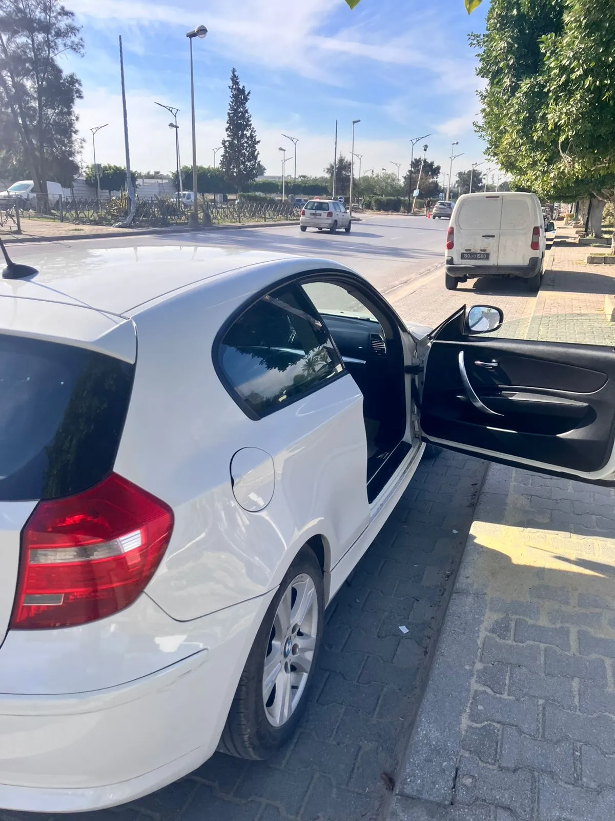 À vendre: BMW en bon état.