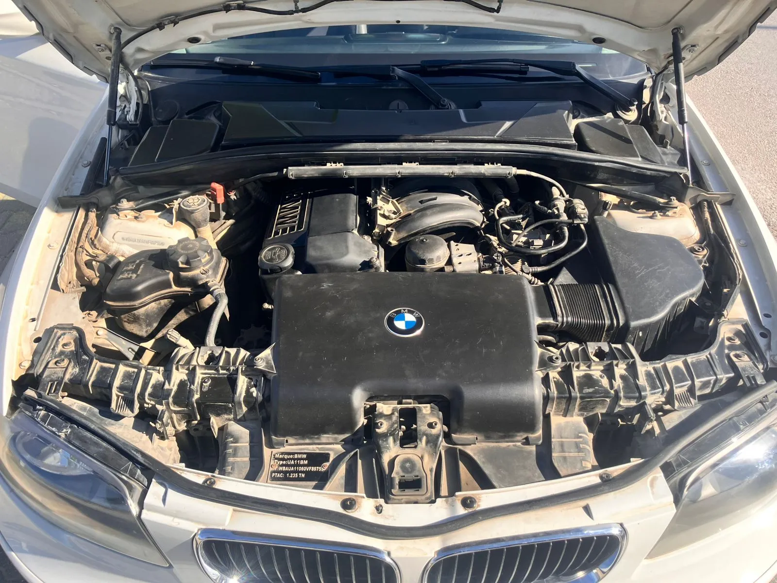 À vendre: BMW en bon état.