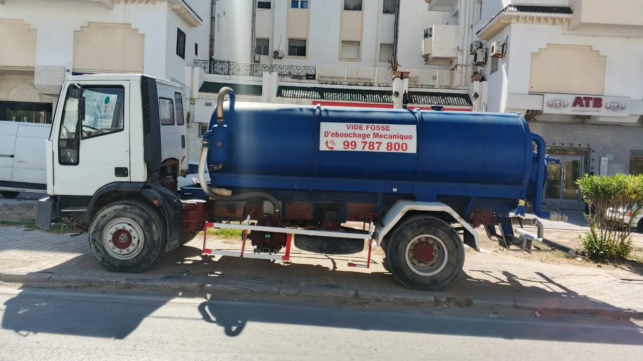 Camion citerne vide fosse EVECO 150 E 15