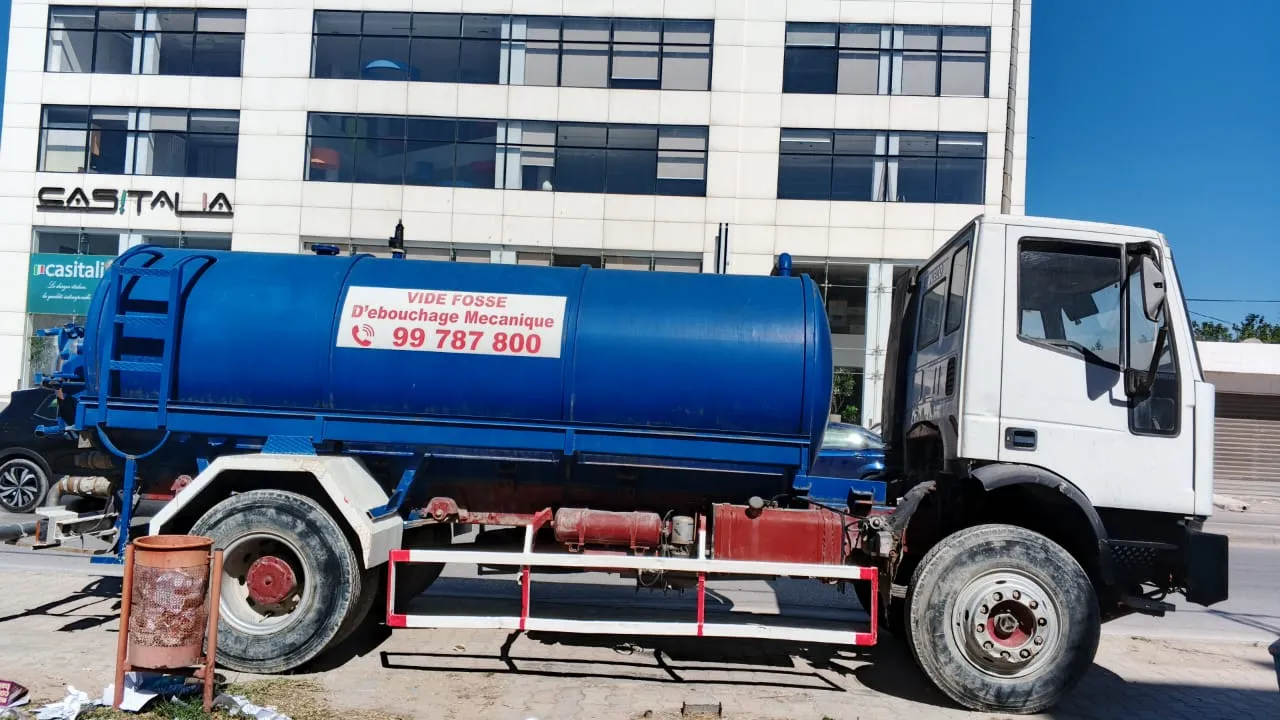 Camion citerne vide fosse EVECO 150 E 15