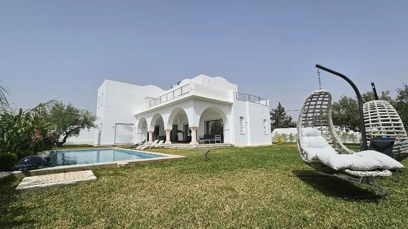 Villa DALIA (Réf: V2755)