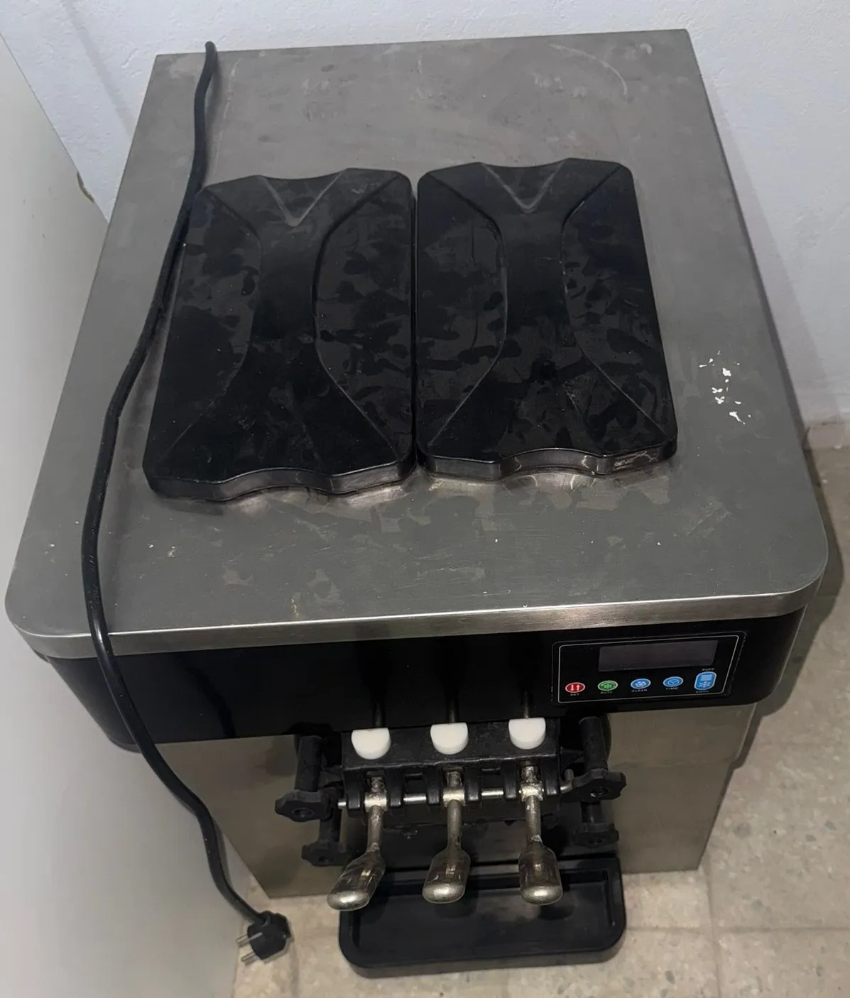 Machine à Crème Glacée Douce Commerciale 3 Saveurs avec Écran LCD