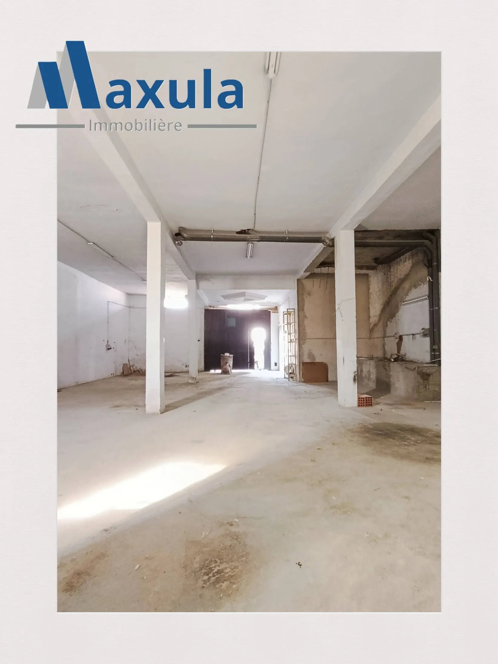 À LOUER LOCAL COMMERCIAL/DÉPÔT D’ENVIRON 180M² À RADES PLAGE AV. MONGI SLIM