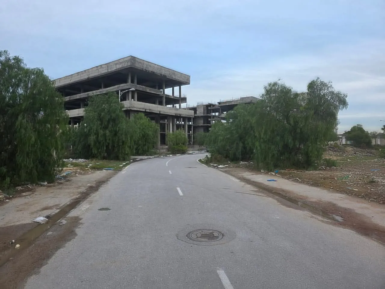 Magnifique Terrain Constructible R+3 de 2000m² - Berges du Lac 2