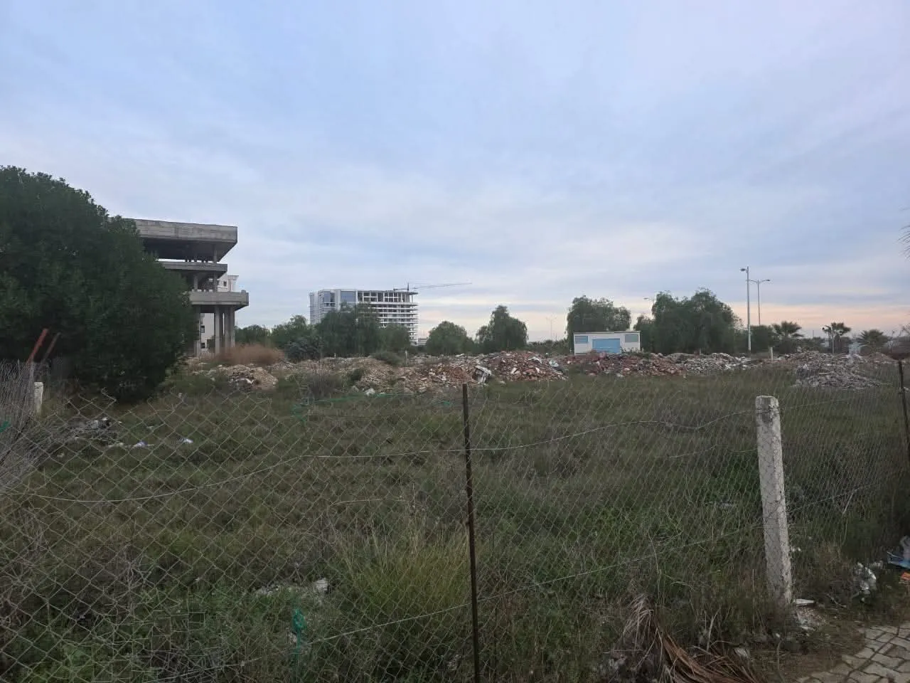 Magnifique Terrain Constructible R+3 de 2000m² - Berges du Lac 2