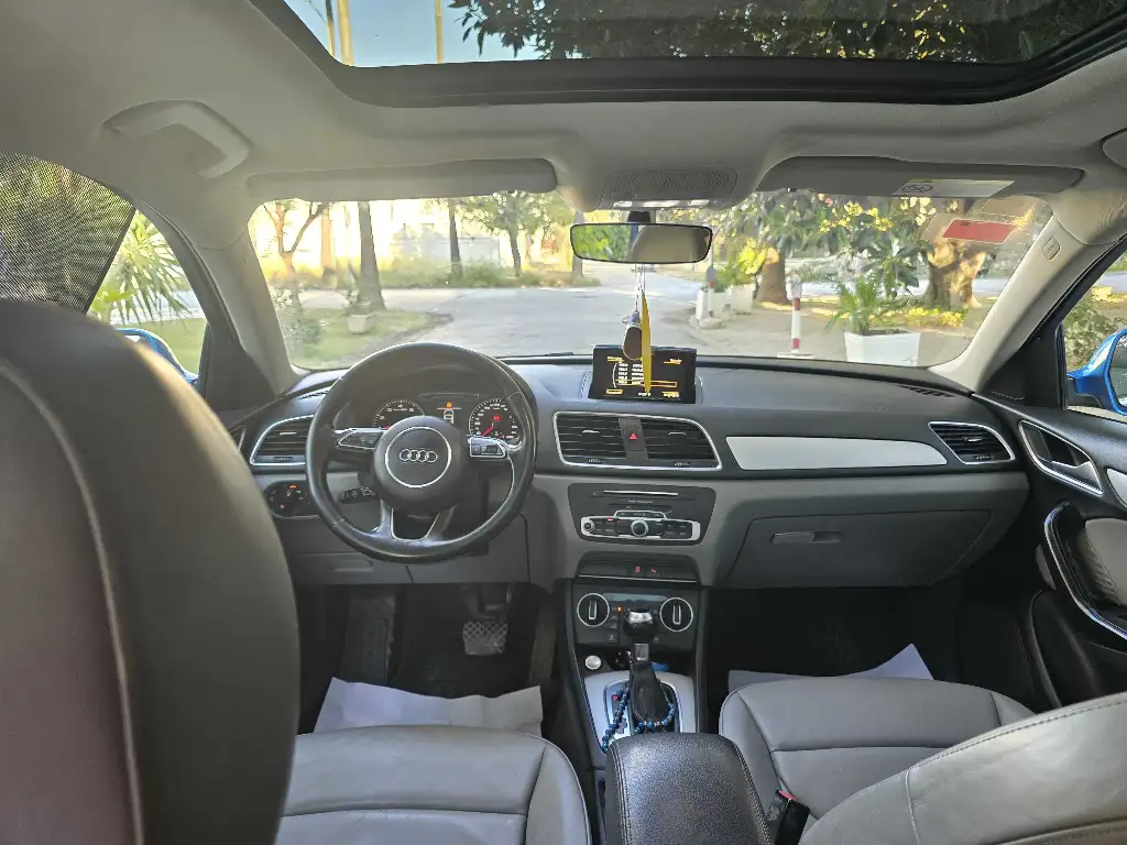 Audi Q3 Sline toute options model 2018
