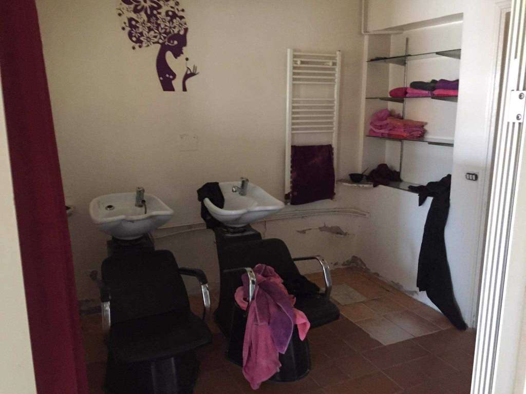 Cherche deux coiffeures ou coiffeuses pro