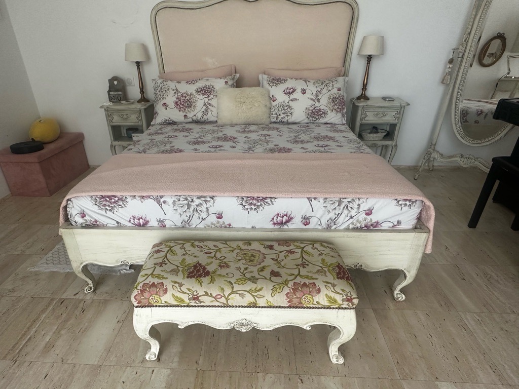 Chambre a coucher avec bureau
