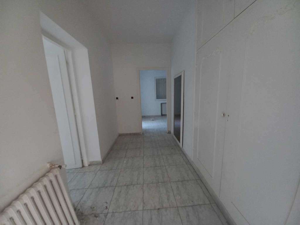 Avendrev"Villa 4000 m2 à chatt meriem pied dans l'eau 