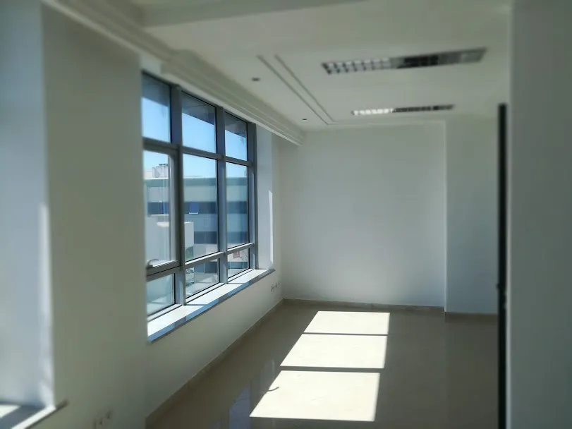 Spacieux bureau 257 m² au lac 1