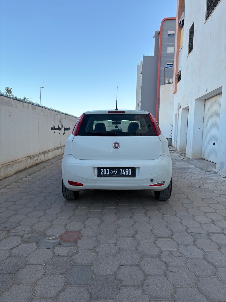 Grande punto premier main 👋