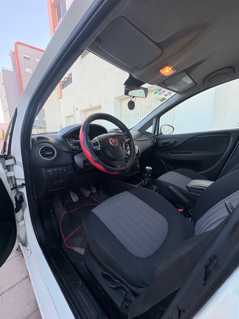 Grande punto premier main 👋